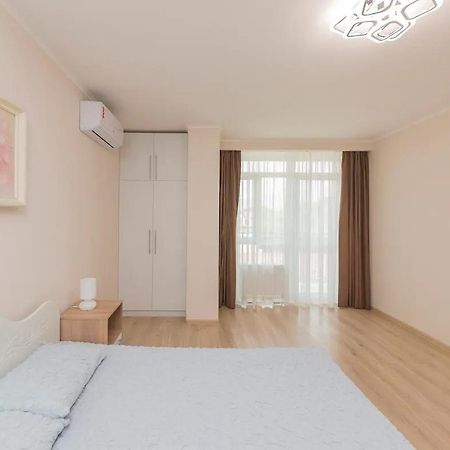 Comfortable Apartment In The Centre Odessa Zewnętrze zdjęcie