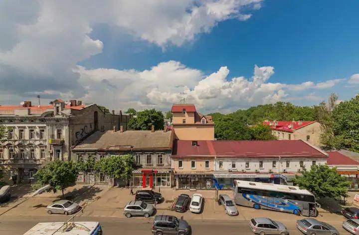 Comfortable Apartment In The Centre Odessa Zewnętrze zdjęcie